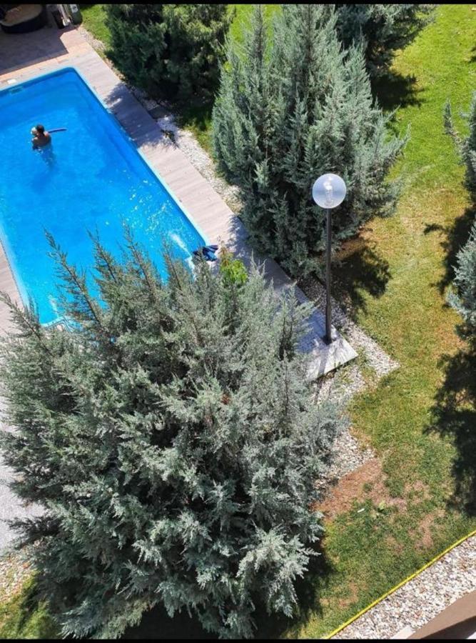 Tranzzit Airport Apartment II Otopeni Exterior foto